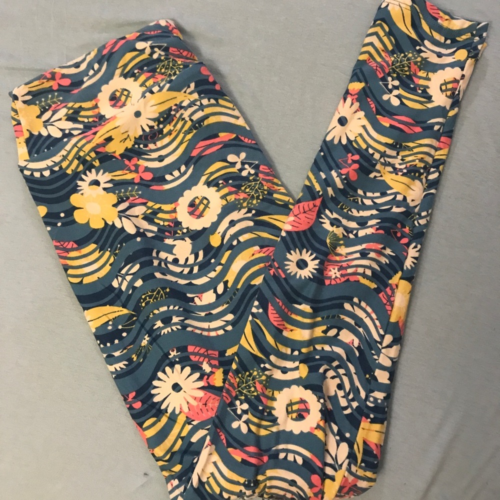 LuLaRoe One Size Leggings (Never Worn)